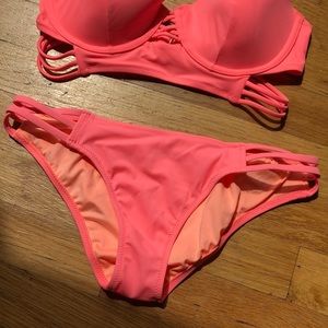 NWOT Victoria’s Secret bikini bottoms